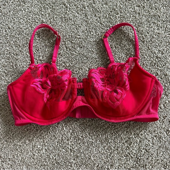 Victoria's Secret Pink Satin Bra with Underwire Support Size 34C - Picture 1 of 4